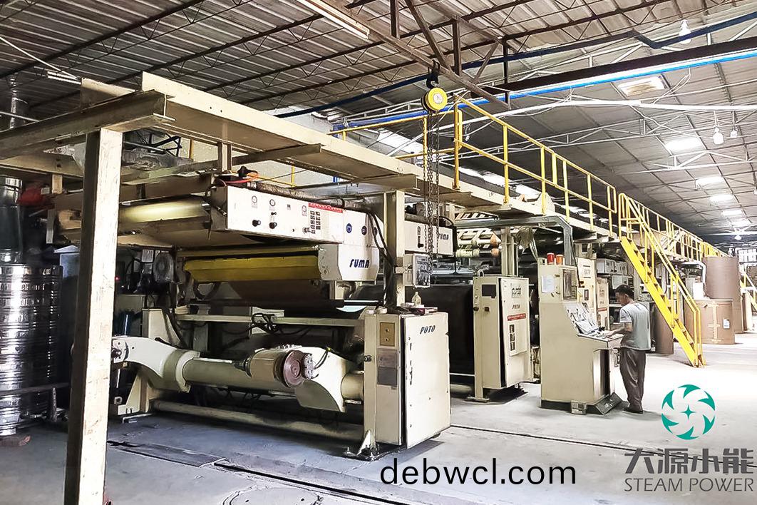 在瓦楞(leng)紙(zhi)生產線(xian)上的蒸(zheng)汽(qi)發(fā)(fa)生器(qi)與鍋爐(lu)的區(qū)別(bie)